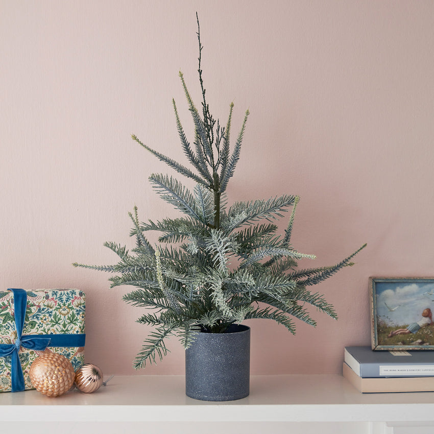 Sapins Artificiels et Cônes Lumineux