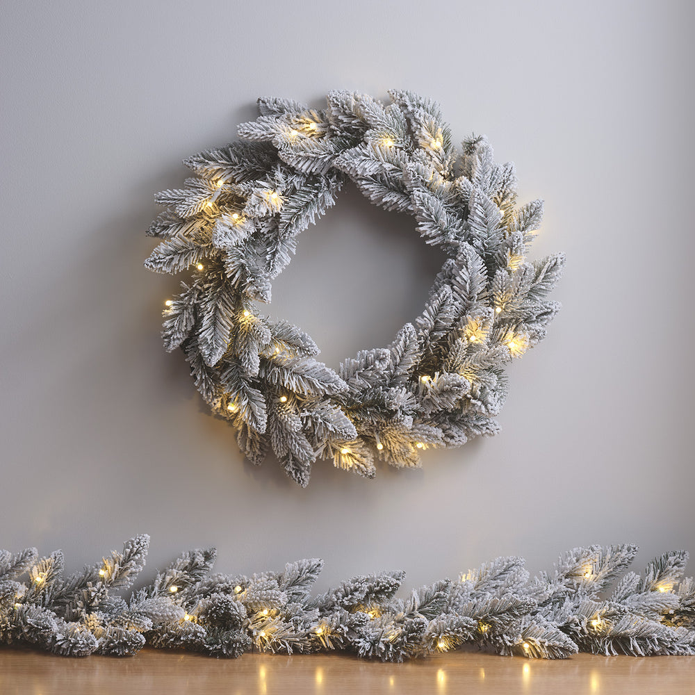 Lot Couronne & Guirlande de Noël Enneigées à LED Blanc Chaud