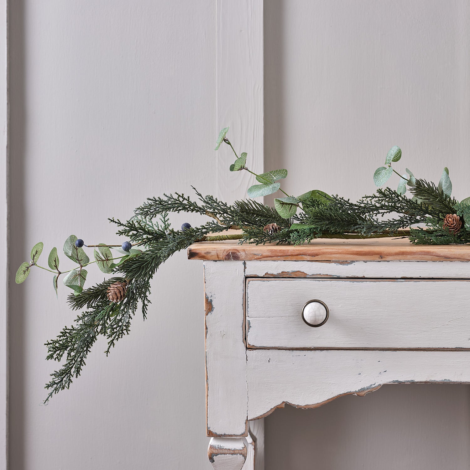 Guirlande De Noël Floquée Neige Artificielle - 1.8 M (5.9 Pieds), Avec Baies Et Pommes De Pin, Déco Intérieur - 7