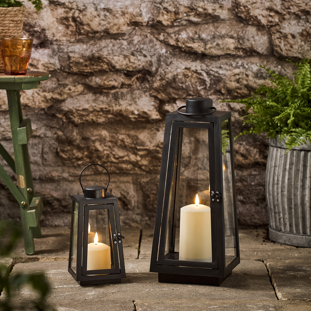 Lanterne Trapèze Capri Noire de 21 cm avec Bougie TruGlow®
