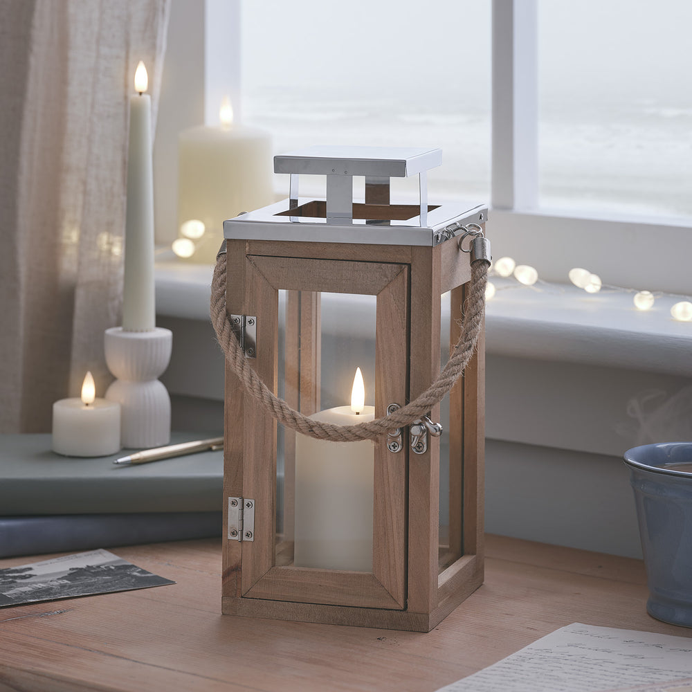 Lanterne en Bois Salcombe de 28 cm avec Bougie TruGlow®