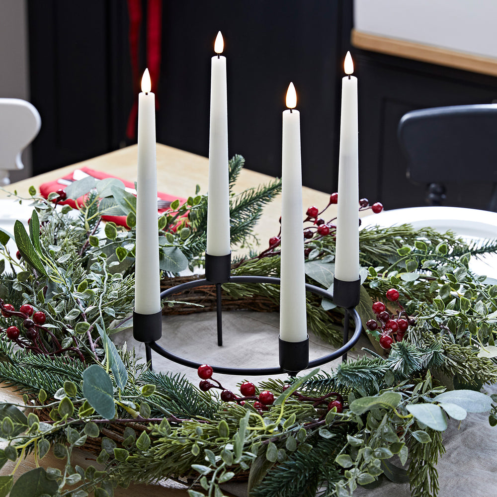 Couronne de l'Avent Pin et Baies Rouges avec Chandelles TruGlow®