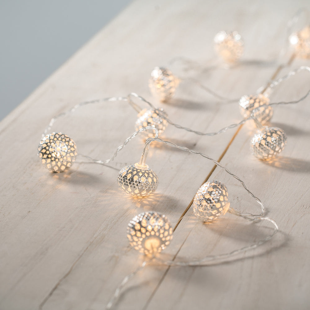 Guirlande Lumineuse LED 10 Mini Boules Marocaines à Piles