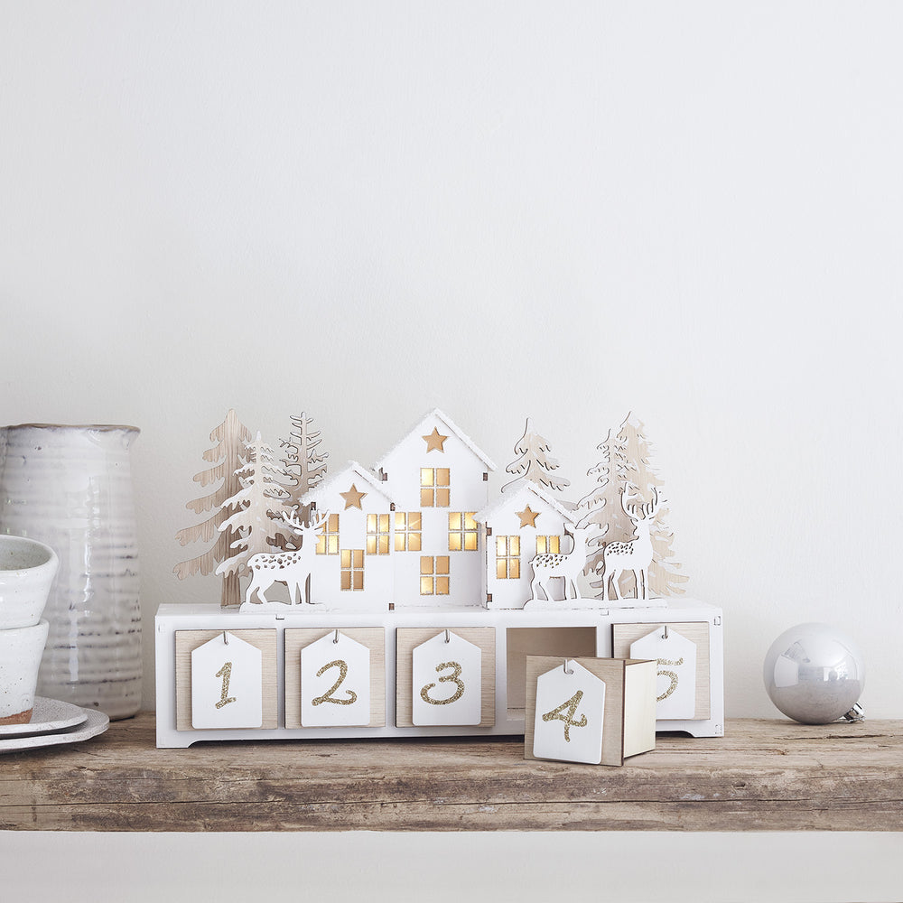 Calendrier de l'Avent en Forme de Maison Scandinave