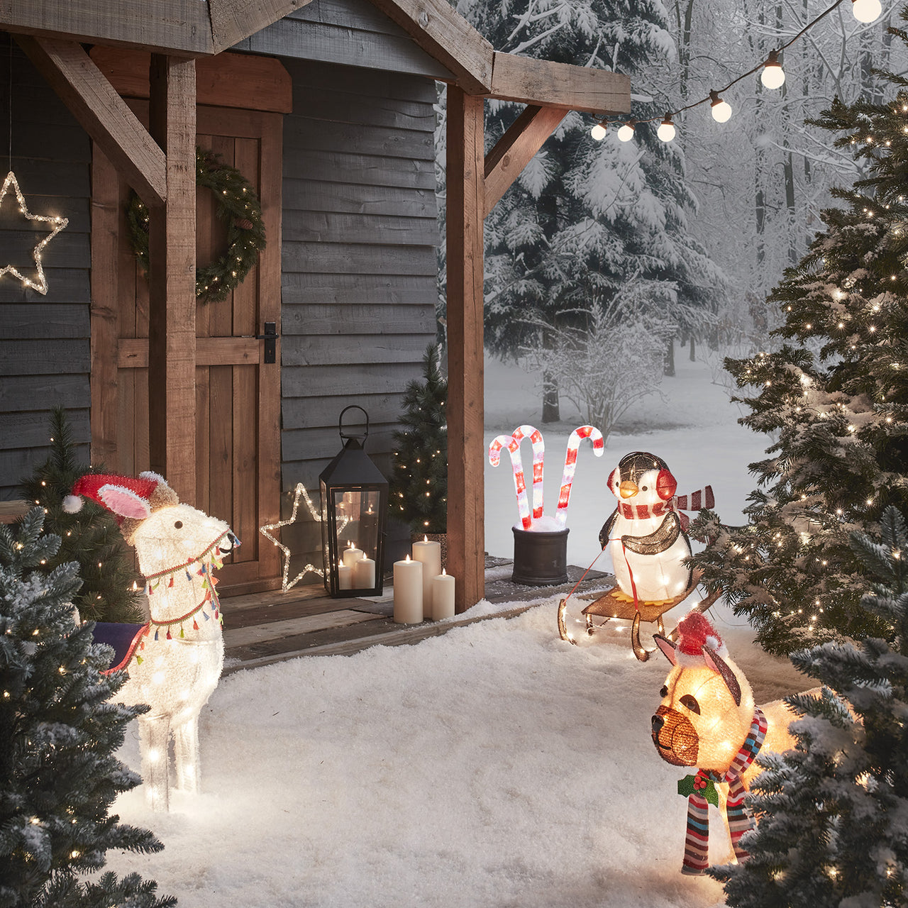 Figurines de Noël en forme d'Alpaga, Pingouin en Luge et Bouledogue