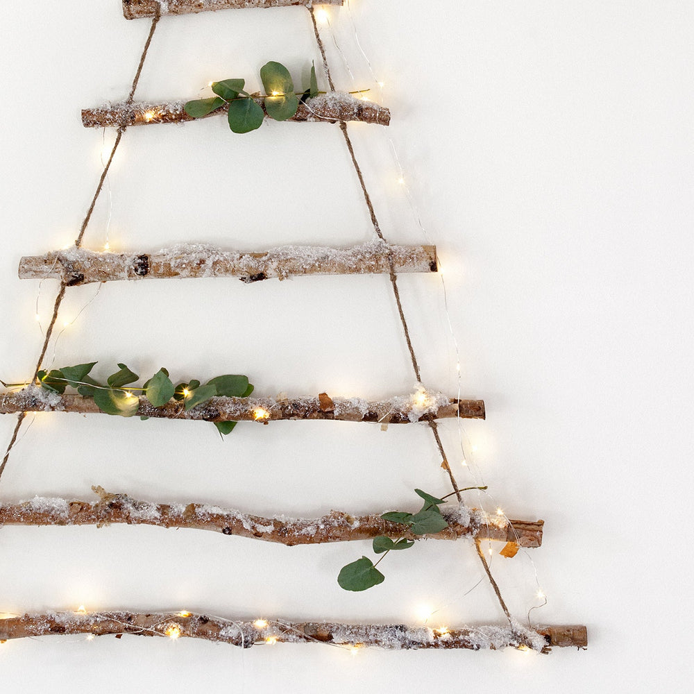 Lot de Sapin de Noël à Suspendre avec Branches Enneigées et Micro LED