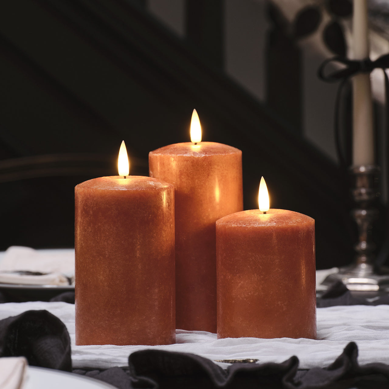Lot de 3 Bougies Piliers TruGlow® à LED Orange Moucheté