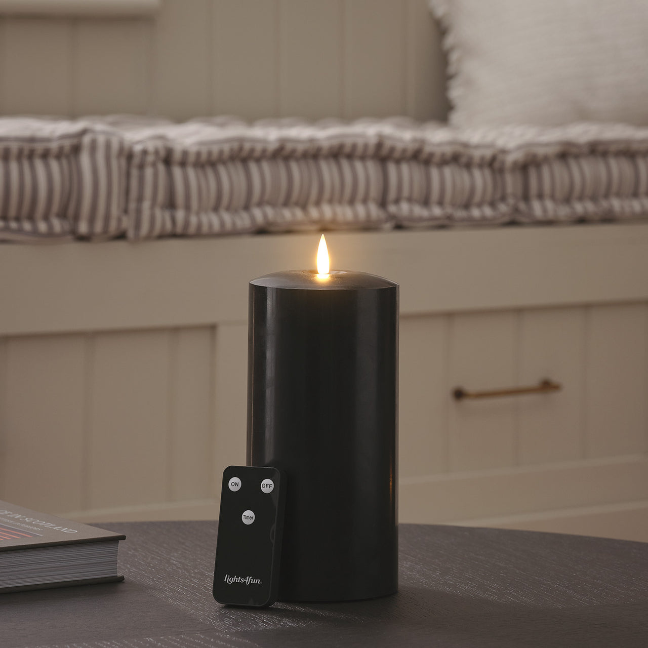 Bougie Cierge Noire TruGlow® à LED de 20 cm