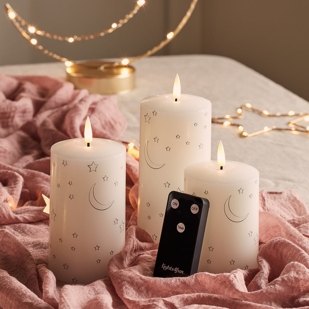 3 Bougies Piliers TruGlow® à Motif Lunes et Étoiles