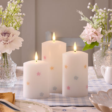 Lot de 3 Bougies Piliers Télécommandées TruGlow® à Motif Fleurs Printanières