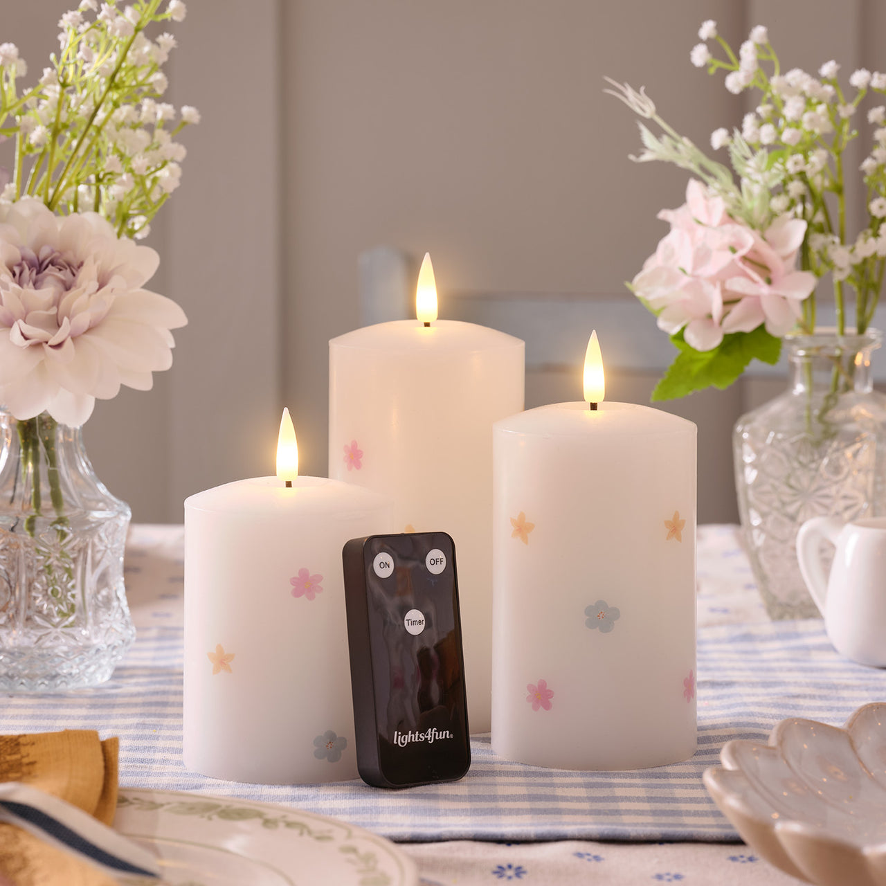 Lot de 3 Bougies Piliers Télécommandées TruGlow® à Motif Fleurs Printanières