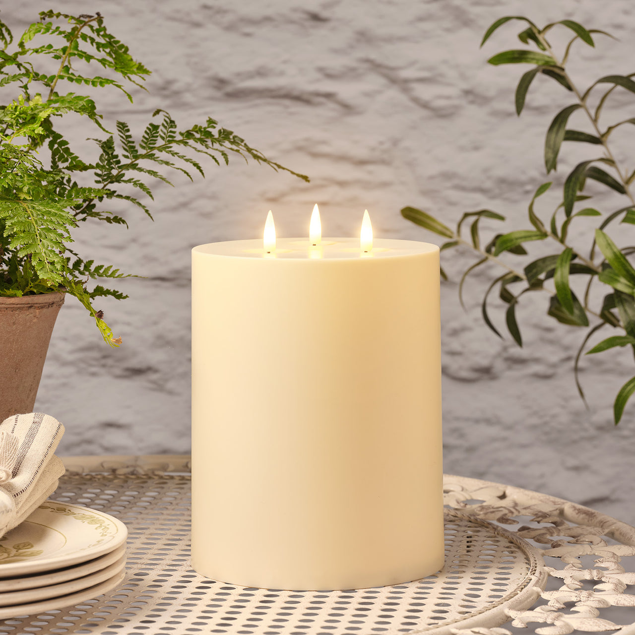Bougie Solaire d'Extérieur à 3 Mèches de 20 cm TruGlow®