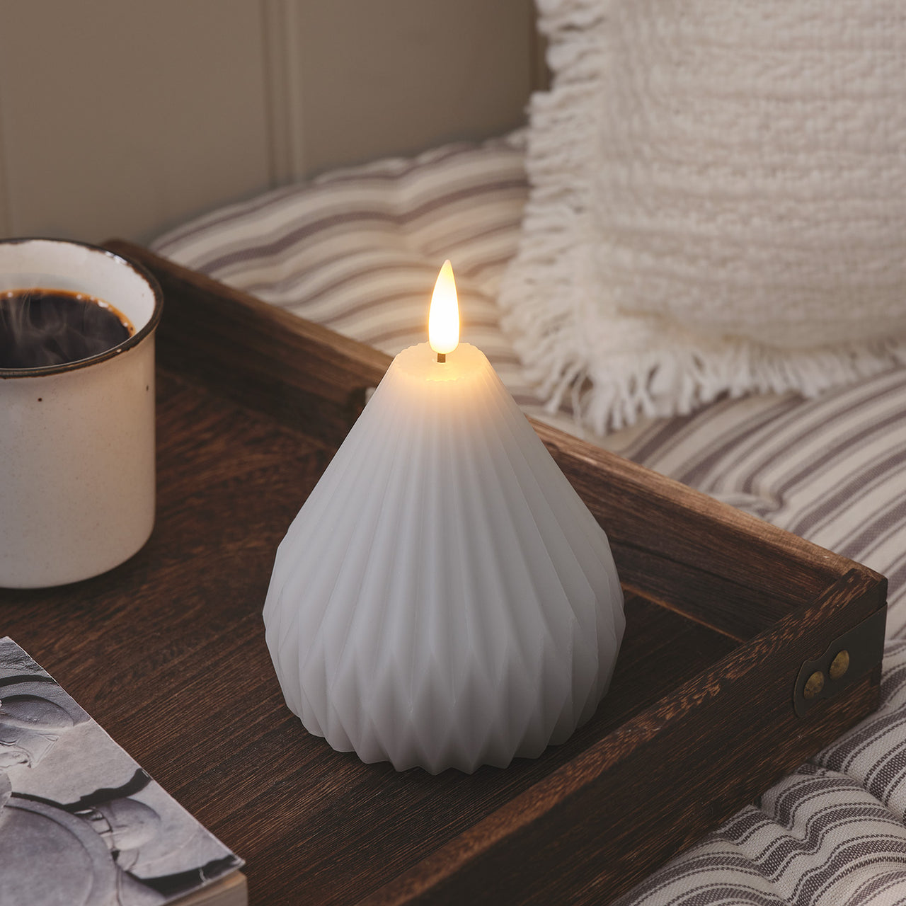 Bougie LED TruGlow® Grise au Design Géométrique