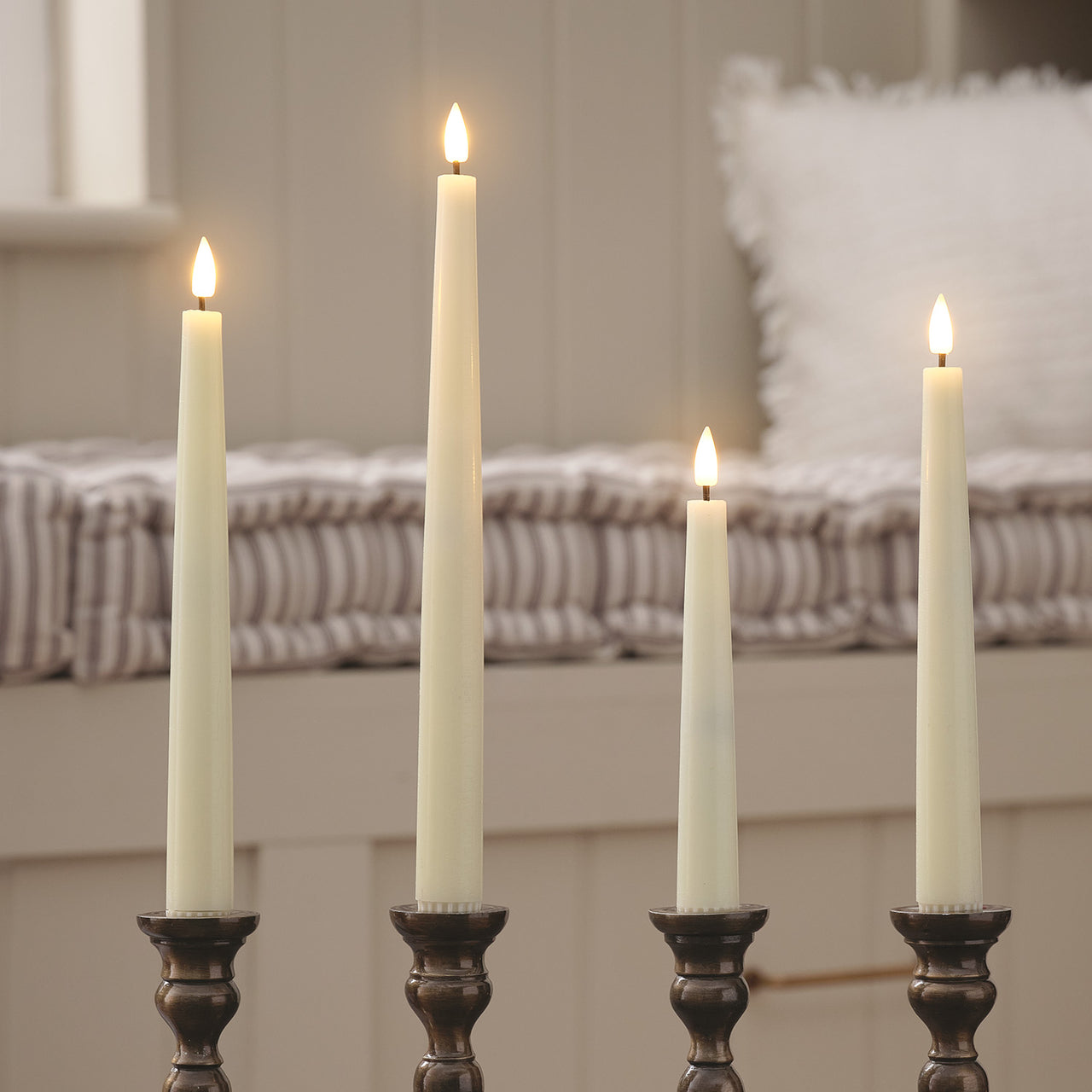 4 Chandelles LED TruGlow® Ivoires de Tailles Variées avec Télécommande