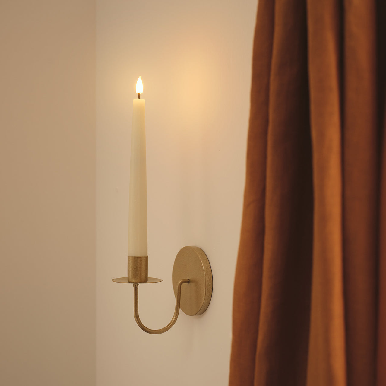 Lot de 2 Chandelles LED TruGlow® Ivoire avec Appliques Murales Dorées et Télécommande