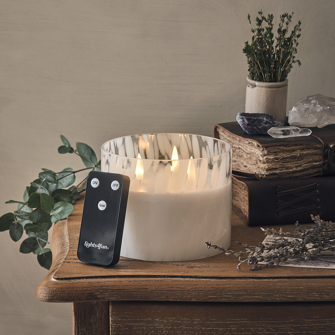 Bougie LED TruGlow® en Verre Confetti Blanc à 3 Mèches avec Télécommande