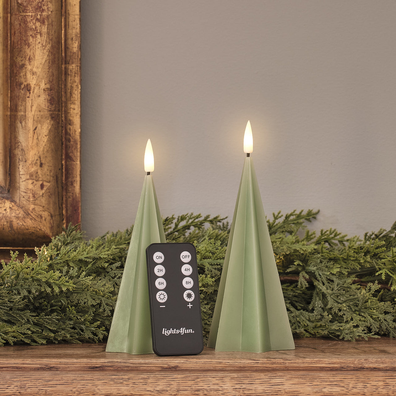 Lot de 2 Bougies LED Sapin de Noël Scandi TruGlow® Vertes avec Télécommande