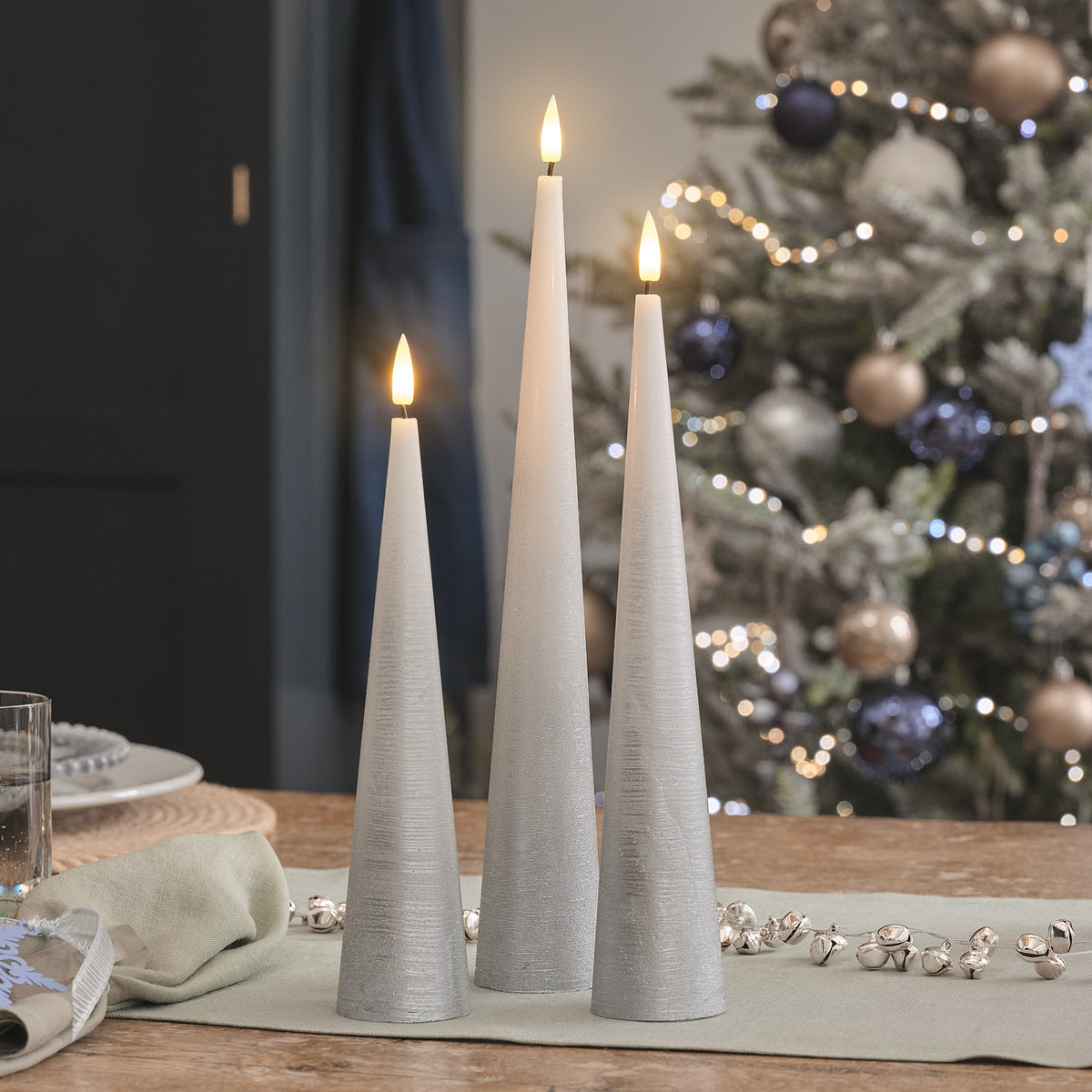 Lot de 3 Bougies Coniques Élancées TruGlow® Argent Effet Ombré à LED avec Télécommande