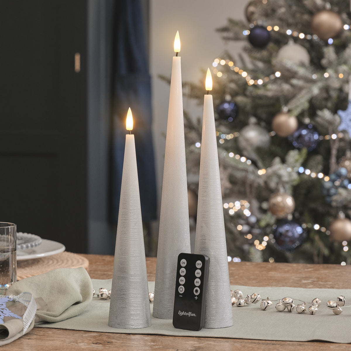 Lot de 3 Bougies Coniques Élancées TruGlow® Argent Effet Ombré à LED avec Télécommande