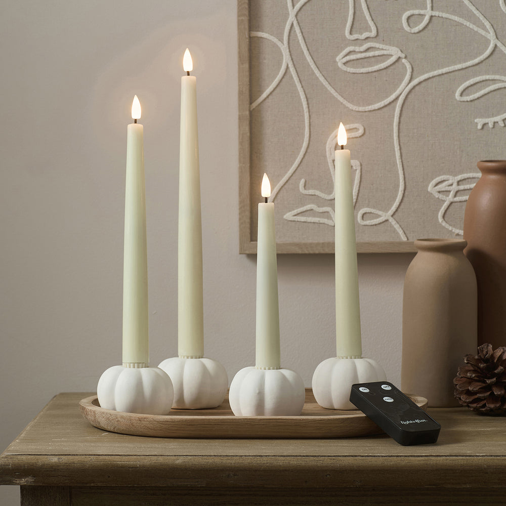 Lot de Chandelles LED TruGlow® Ivoires et Bougeoirs Citrouille en Céramique Blanche Mate