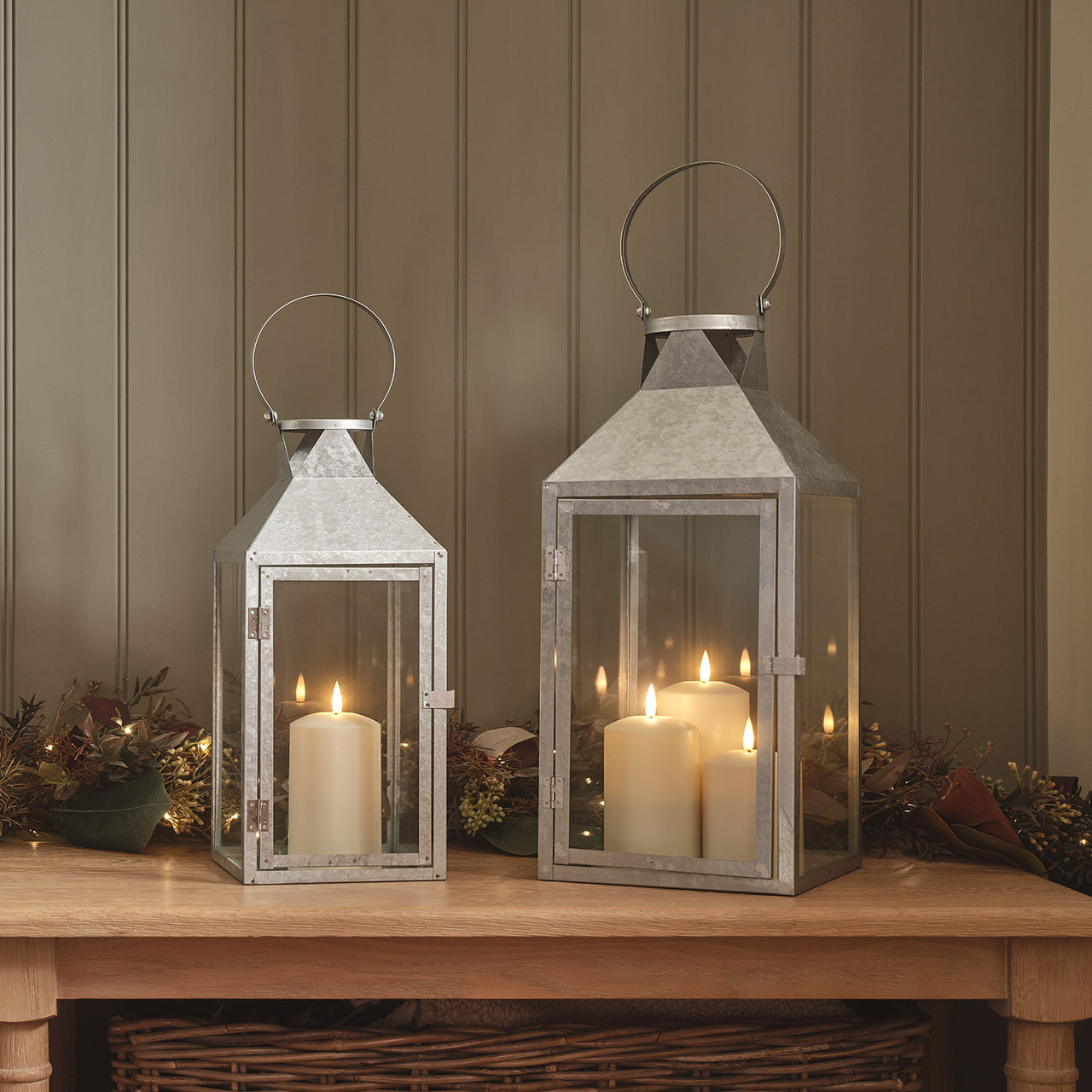 Duo de Lanternes d'Extérieur Hayle avec Bougies TruGlow®