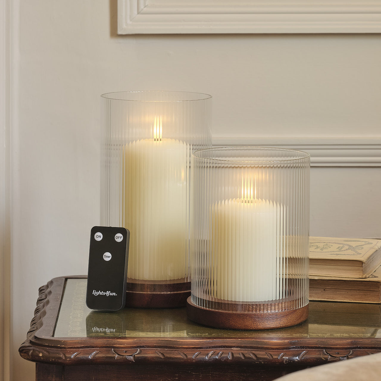 Lot de Photophores Hurricane en Verre Rainuré avec Bougies LED TruGlow® et Télécommandes