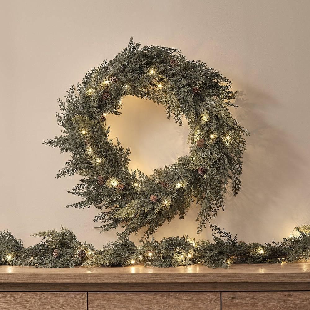 Lot de Couronne et Guirlande de Noël Conifère et Pommes de Pin Effet Givré