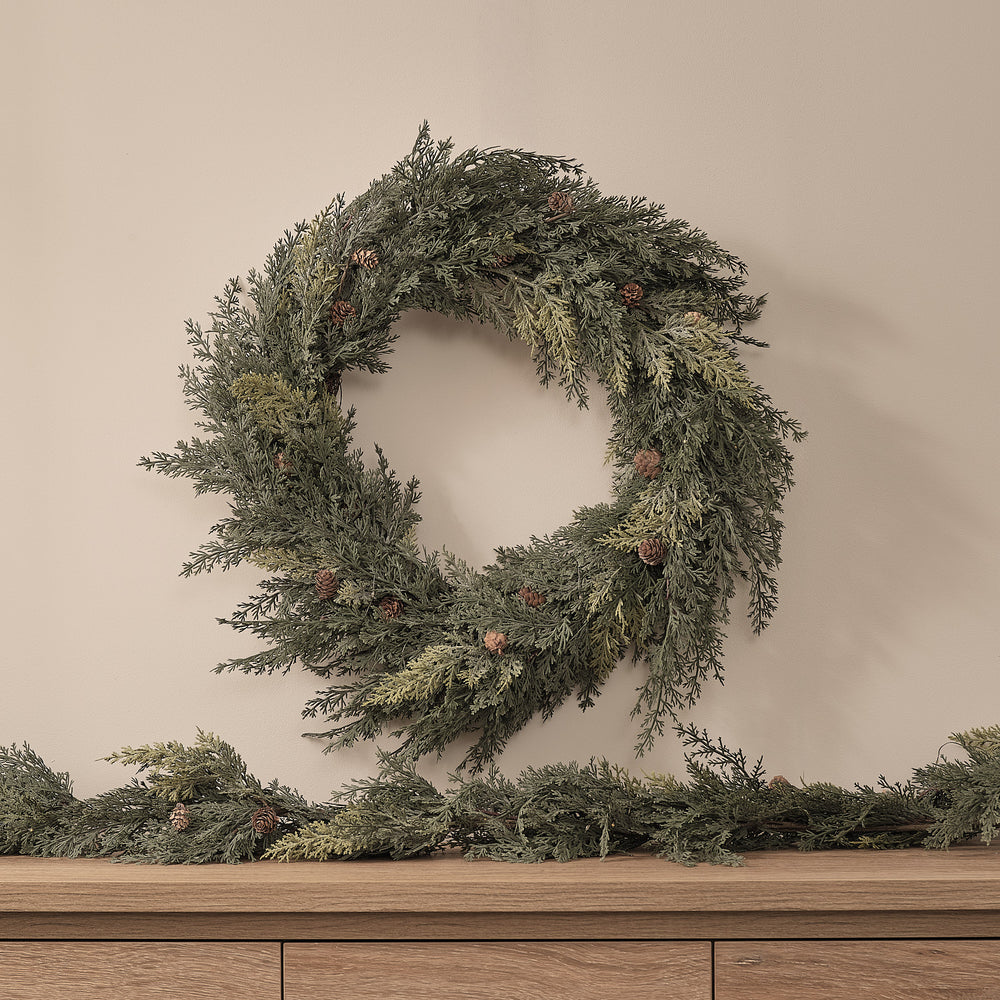 Lot de Couronne et Guirlande de Noël Conifère et Pommes de Pin Effet Givré