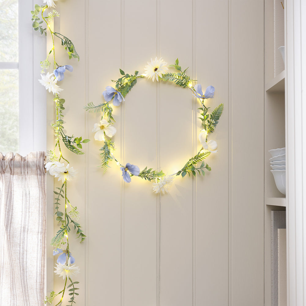 Couronne et Guirlande pré-éclairées Fleurs Bleues et Blanches