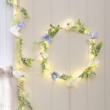 Couronne et Guirlande pré-éclairées Fleurs Bleues et Blanches