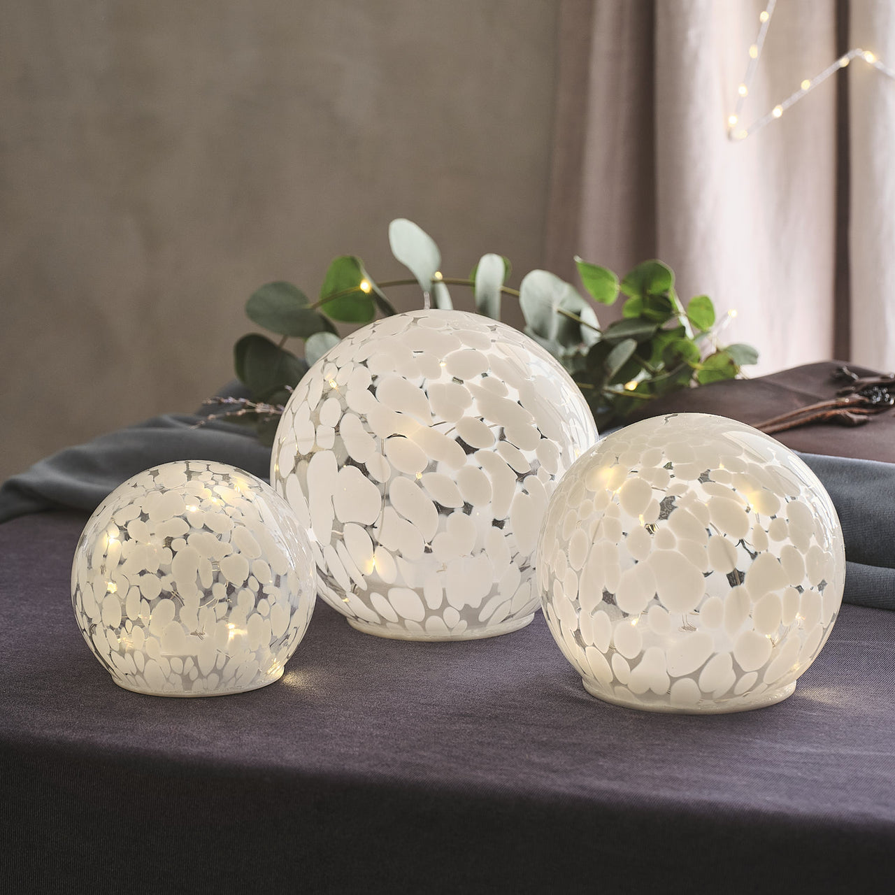 Globe en Verre Confetti Lumineux à LED Blanc Chaud - Standard