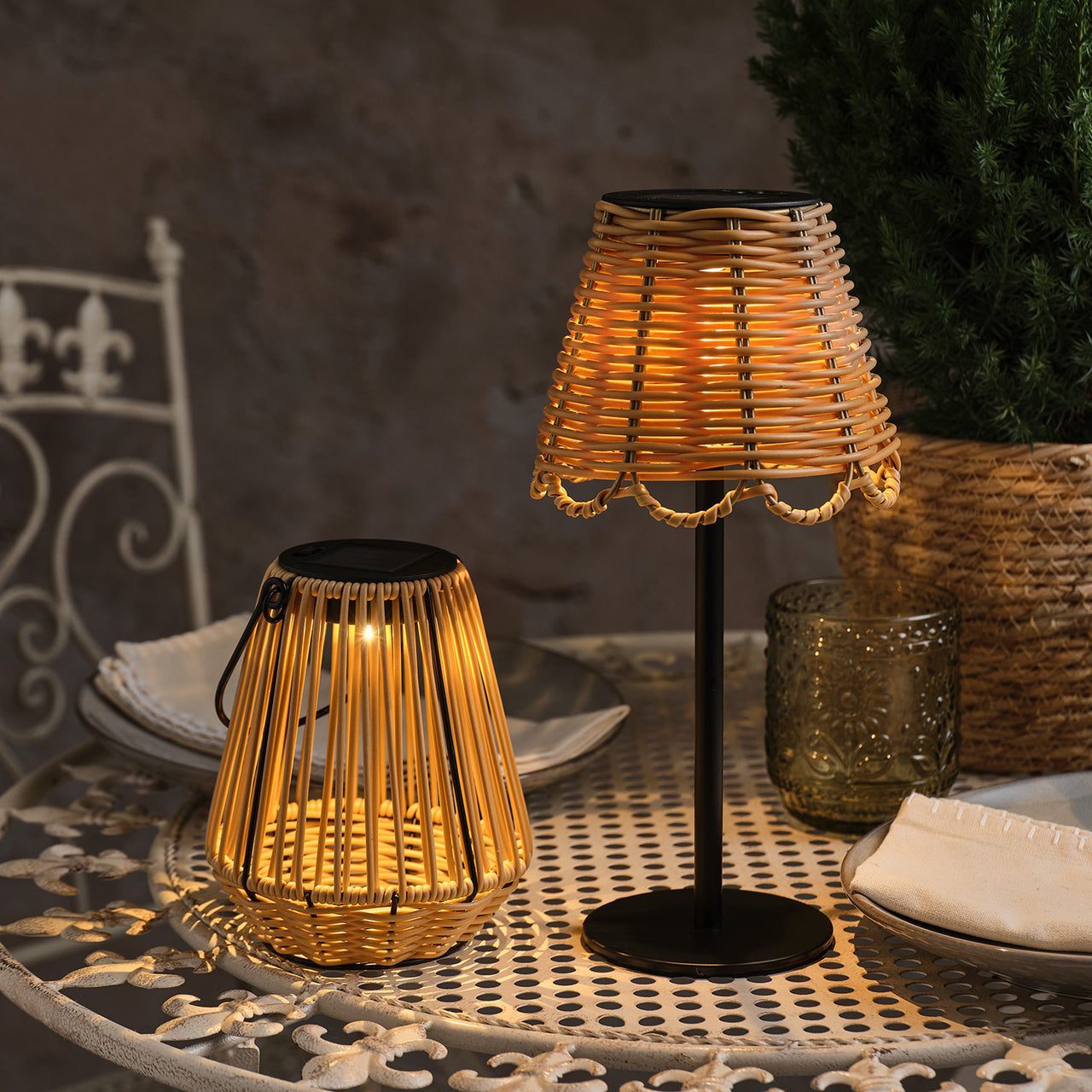 Duo de Lanterne et Lampe de Table Solaires – Effet Rotin Tressé
