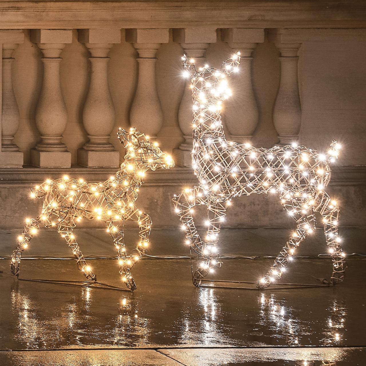 Biche et Faon Lumineux en Rotin Studley à LED Bicolore