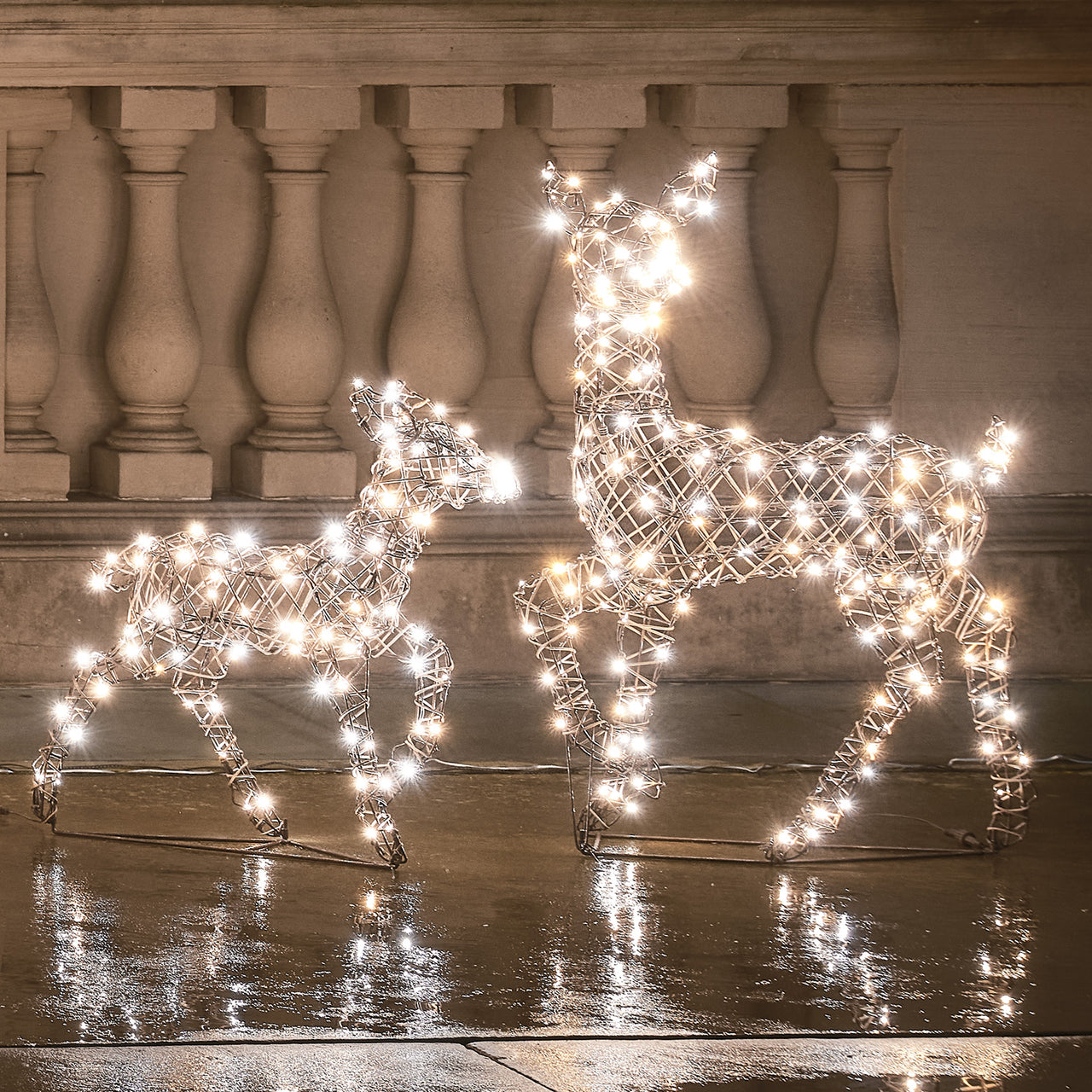 Biche et Faon Lumineux en Rotin Studley à LED Bicolore