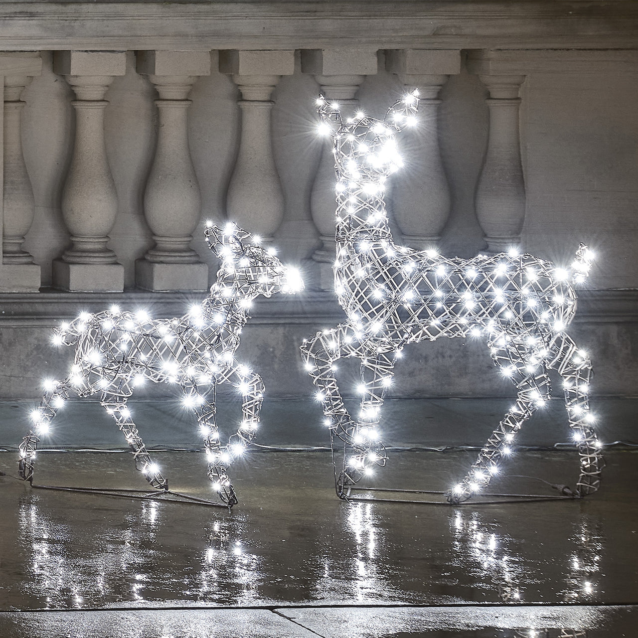 Biche et Faon Lumineux en Rotin Studley à LED Bicolore