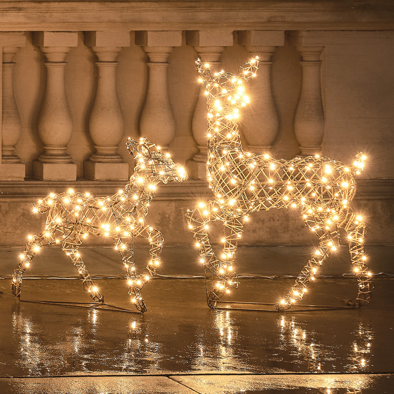 Biche et Faon Lumineux en Rotin Studley à LED Bicolore