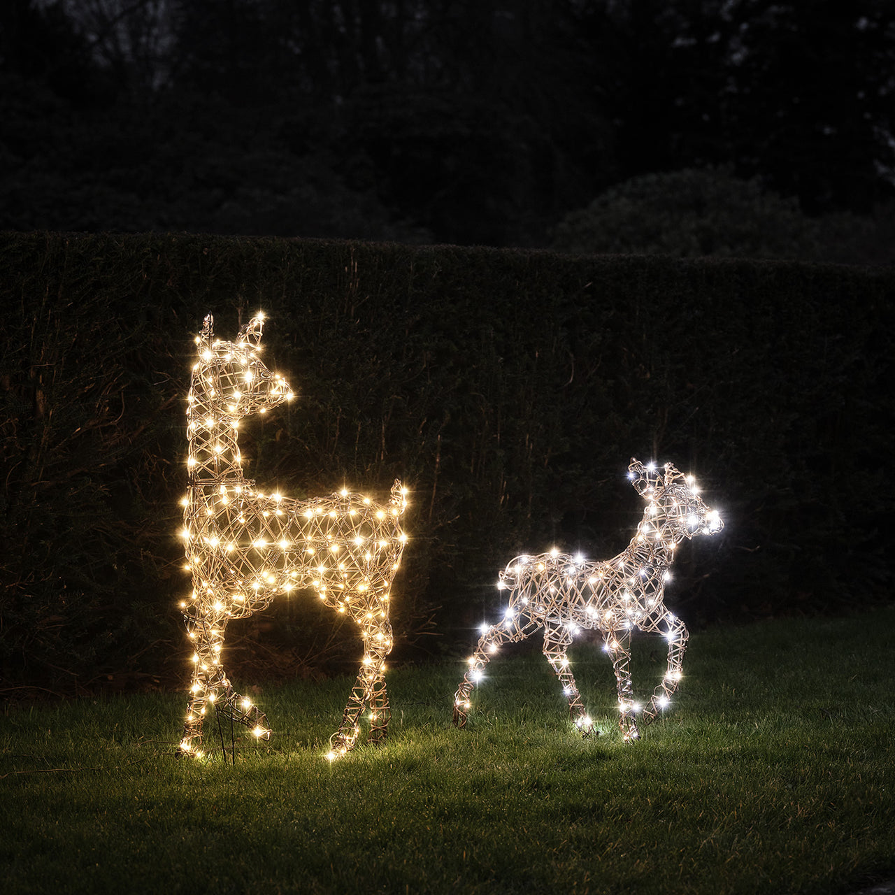 Biche et Faon Lumineux en Rotin Studley à LED Bicolore