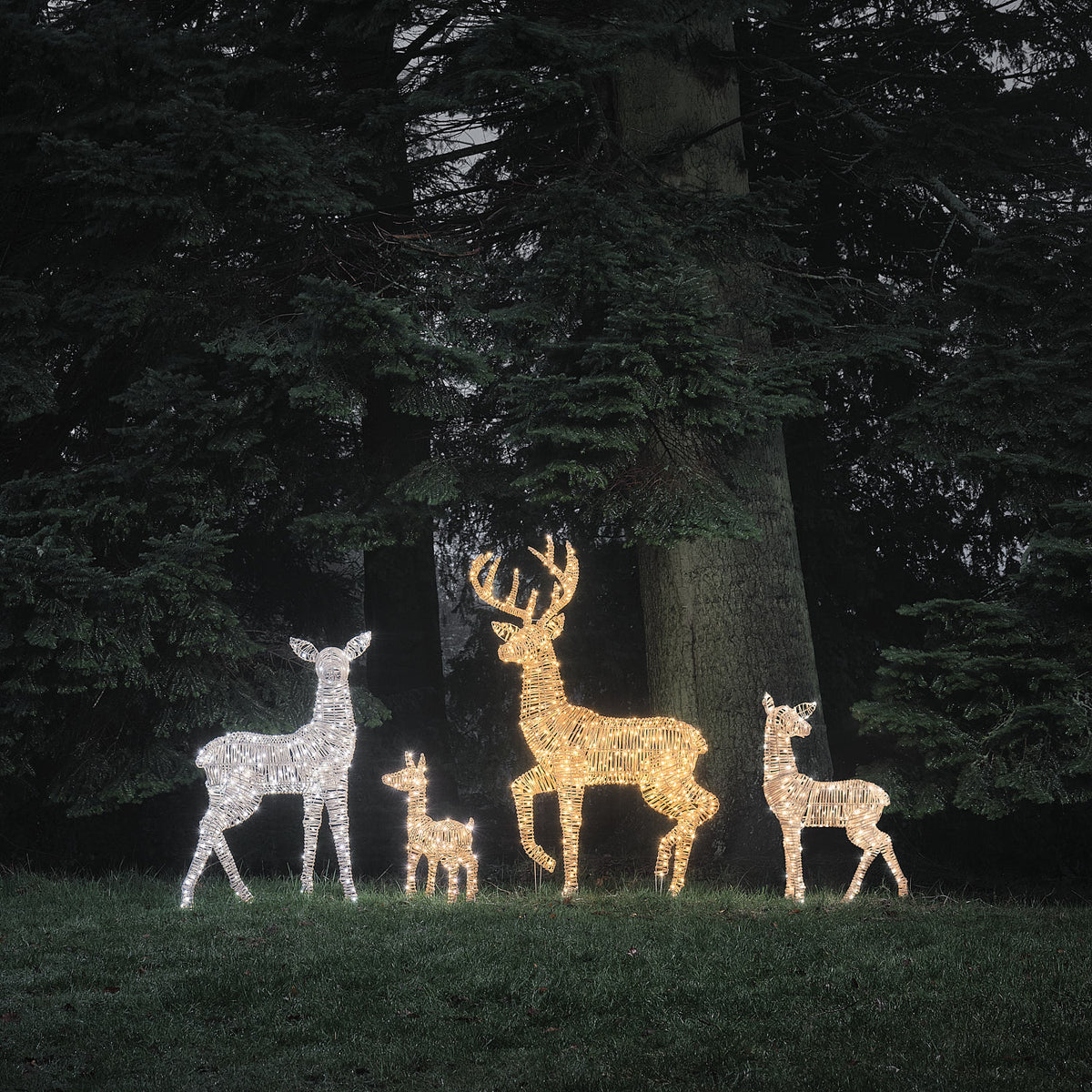 Biche Lumineuse Leyburn de 1,1 m en Rotin à 400 LED Bicolores