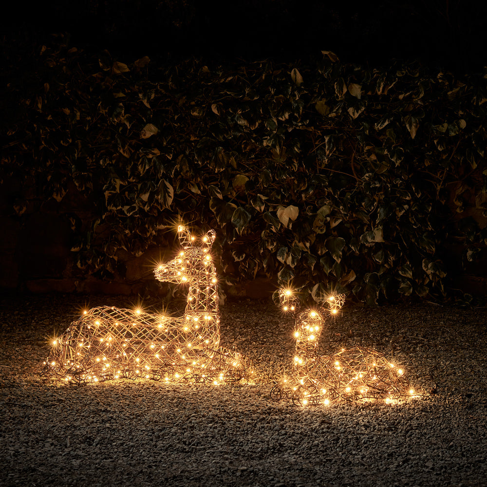 Duo de Rennes Lumineux en Rotin Studley Biche et Faon Couchés