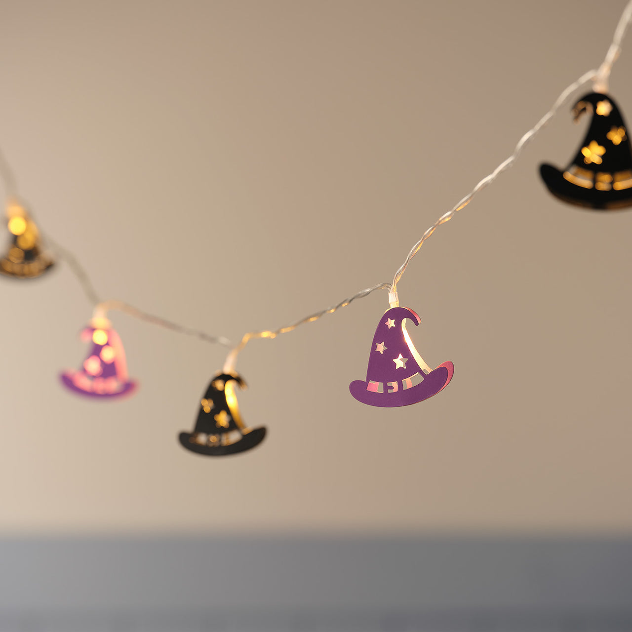 Guirlande Lumineuse à 10 Chapeaux de Sorcière