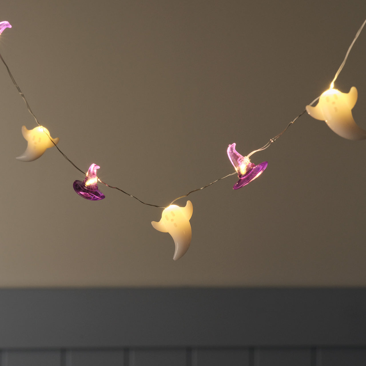 Guirlande Lumineuse Micro LED à 20 Chapeaux de Sorcière et Fantômes