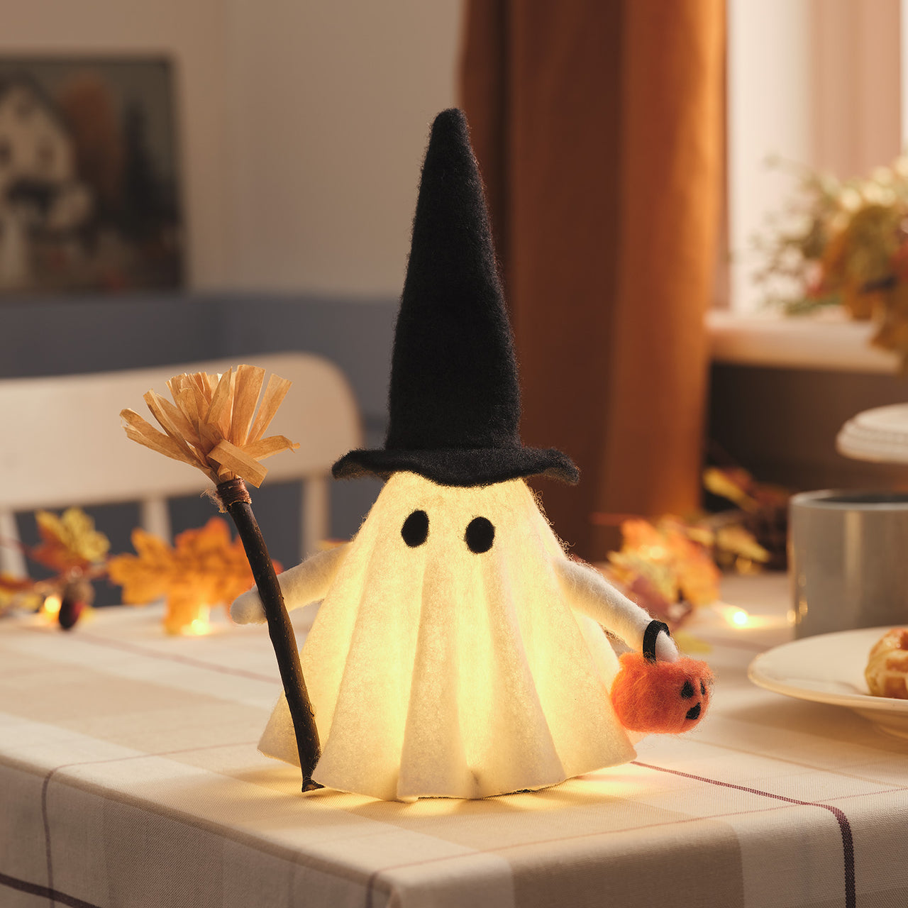 Sorcière Fantôme Lumineuse Gloria en Feutrine à LED Blanc Chaud