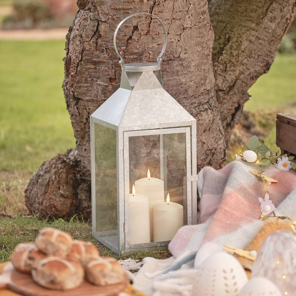 Grande Lanterne d'Extérieur Hayle en Métal, avec Bougie TruGlow®