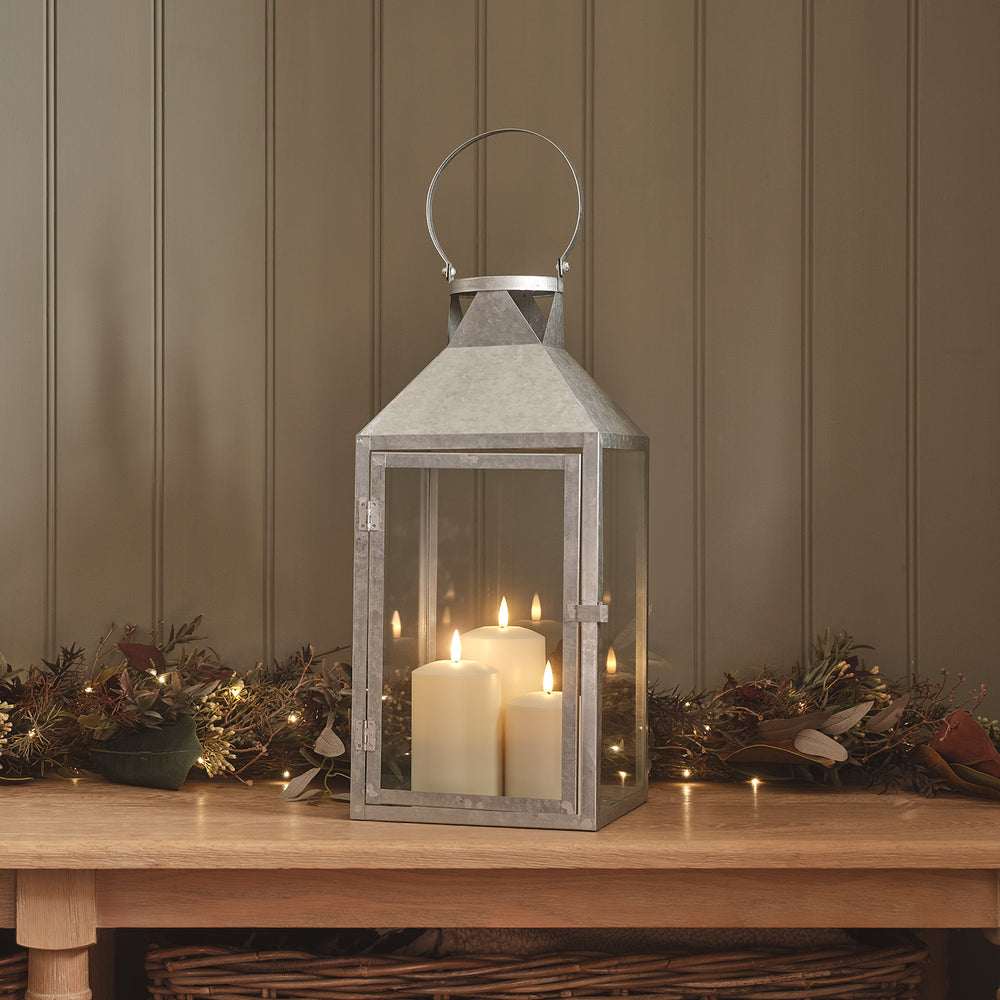 Grande Lanterne d'Extérieur Hayle en Métal, avec Bougie TruGlow®