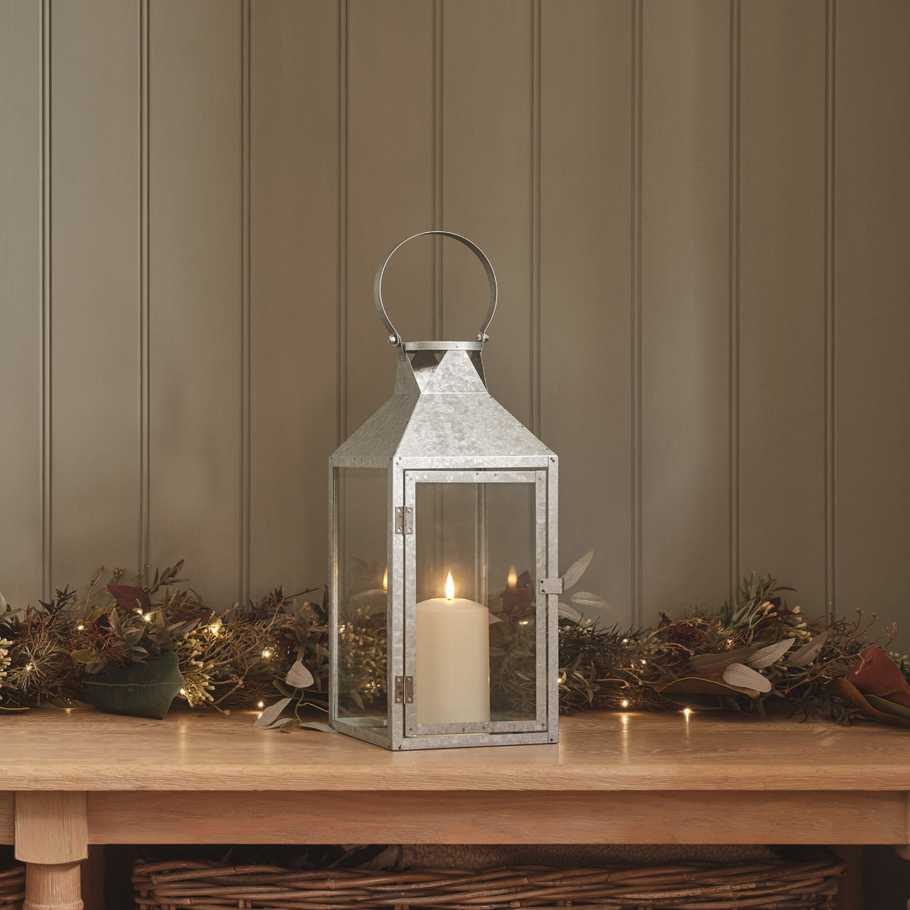 Lanterne d'Extérieur en Métal Hayle avec Bougie TruGlow®