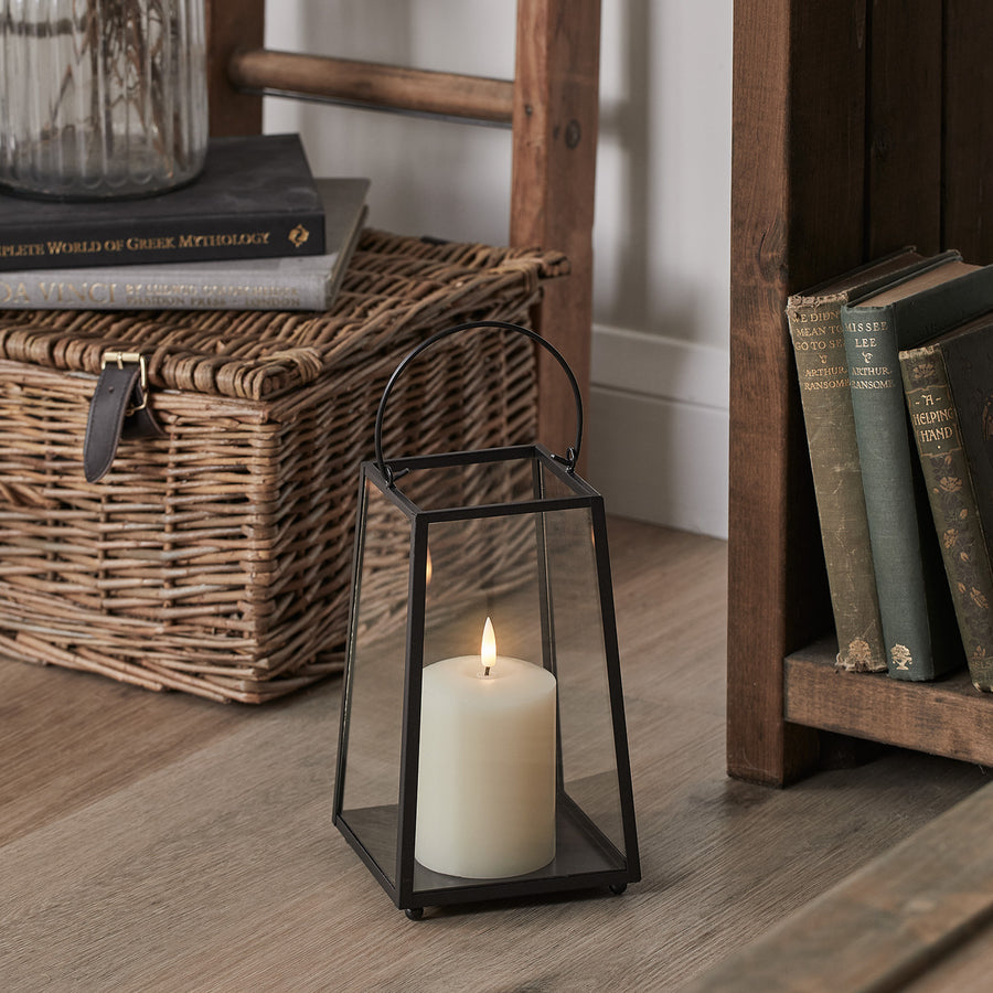 Lantern Décorative En Bois 42cm Avec Bougie LED TruGlow® - Ambiance Cosy, Minuterie 6h, Piles AA (non Incluses)