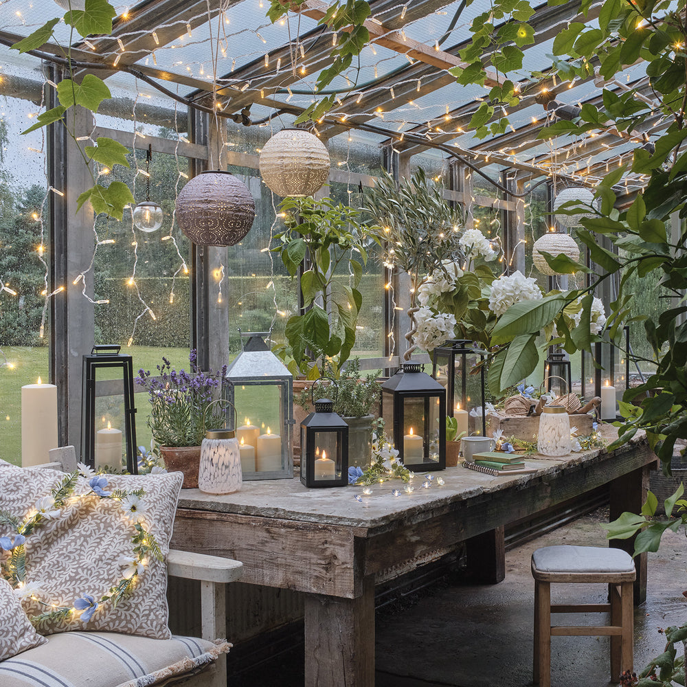 Grande Lanterne Seaton en Métal Noir avec Bougie LED TruGlow®