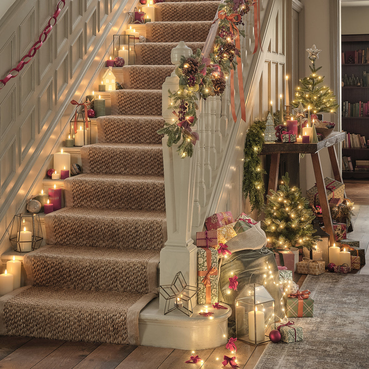 Duo de Lanternes Dorées Vicarage avec Bougies TruGlow®