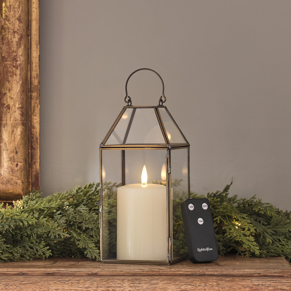 Duo de Lanternes Dorées Vicarage avec Bougies TruGlow®