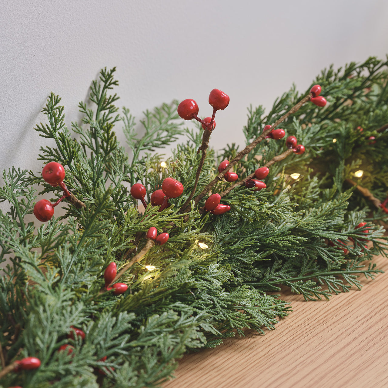 Guirlande de Noël Pré-éclairée aux Baies Rouges